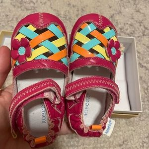 Robeez water-repellant, girls non-slip soles, high tide pink size 6 (18-24 mon)